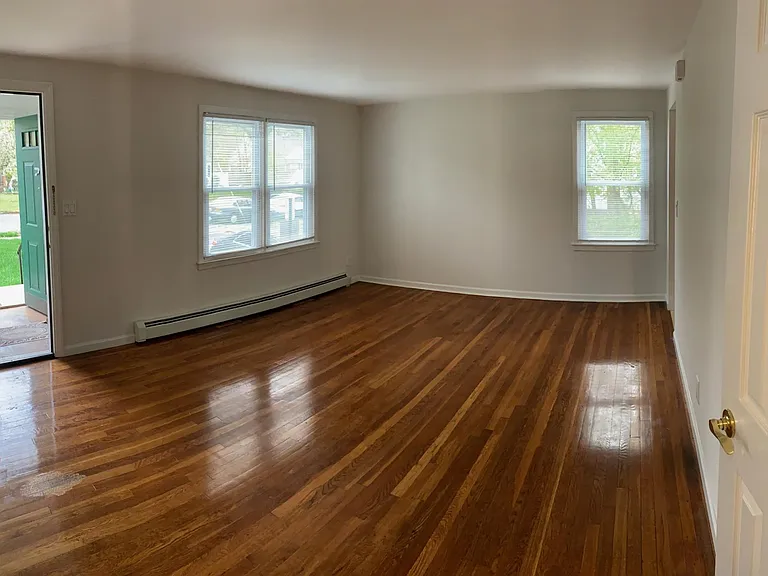 37A Hawthorne Dr #2 — Photo 3