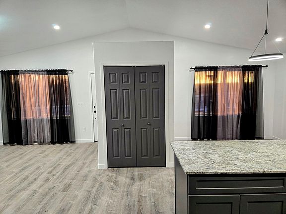 5th image of 1082 N Mildred Rd