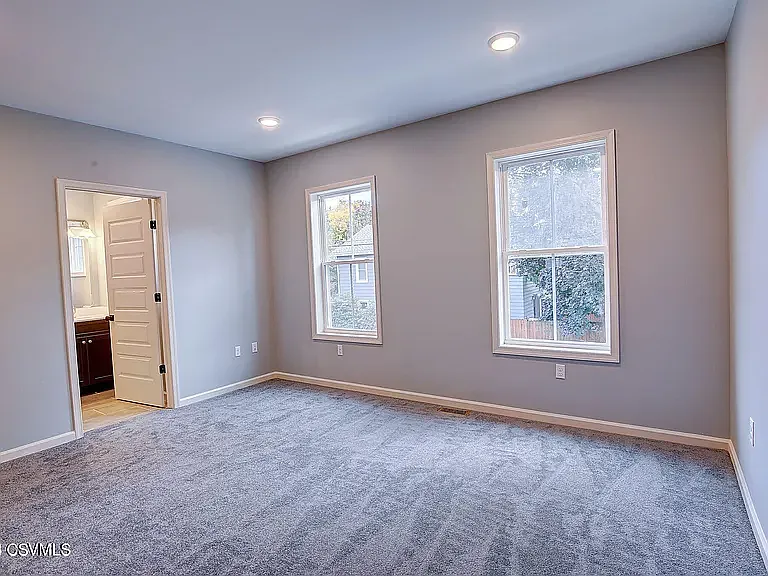 216 Saint Anthony St — Photo 11