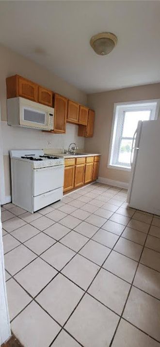 Eat-In Kitchen