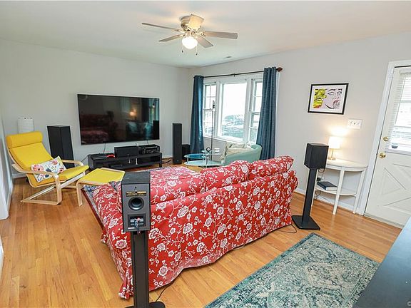 3rd image of 7504 Griffin Ave