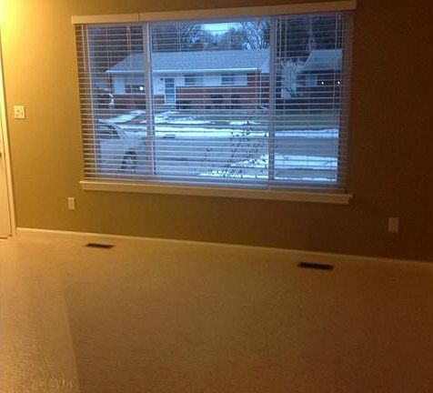 4th image of 28553 Wentworth St