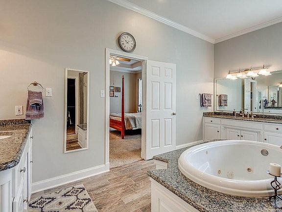 4th image of 1646 Plum Creek Dr