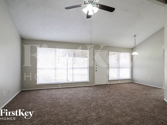 3rd image of 4118 Pinebridge Ln