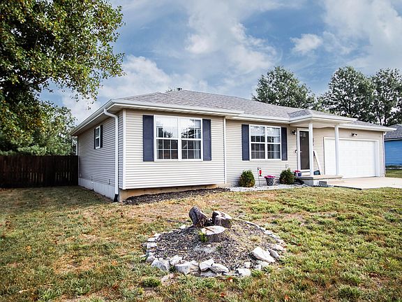 2nd image of 273 E Willow Street