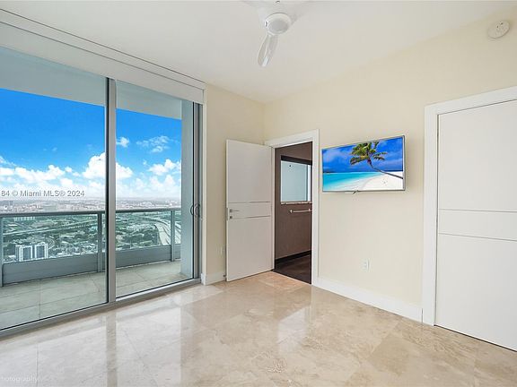 5th image of 900 Biscayne Blvd APT 5001