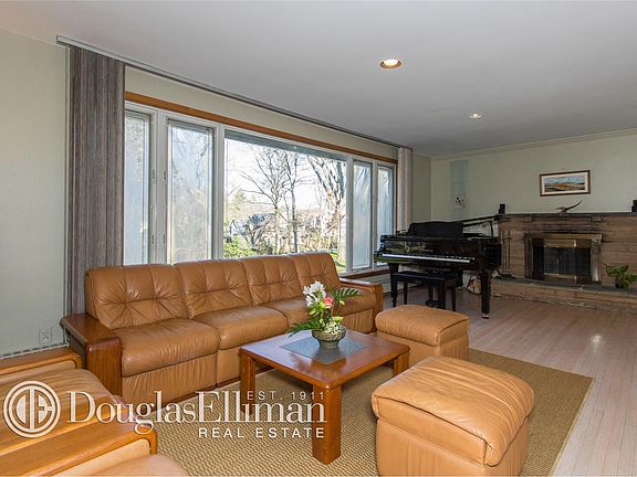5th image of 15 Woodville Ln