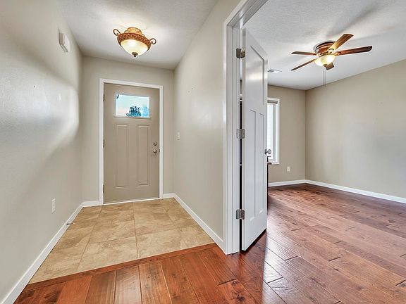 3rd image of 1011 Eloise St