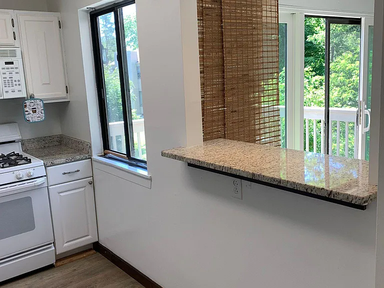 11 Greenbriar Dr — Photo 15