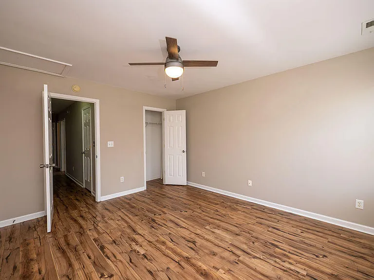 5803 Whisperwood Dr — Photo 22