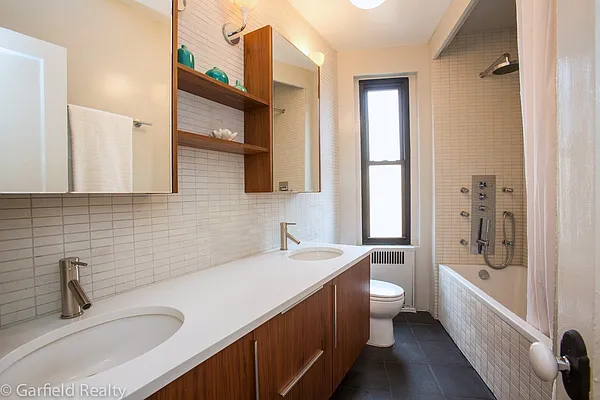 Sold by Garfield Realty  | media 36