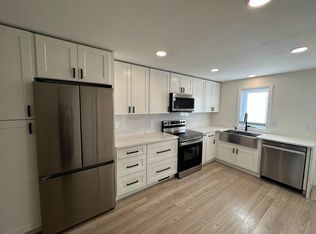 41 Dale Ave APT D, Johnston, RI 02919