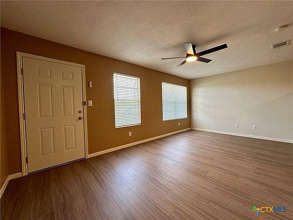 3rd image of 1409 N Bishop St APT 3