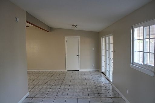 3rd image of 16352 Manzanita Dr