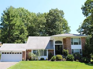 175 Robert Dr, New Rochelle, NY 10804