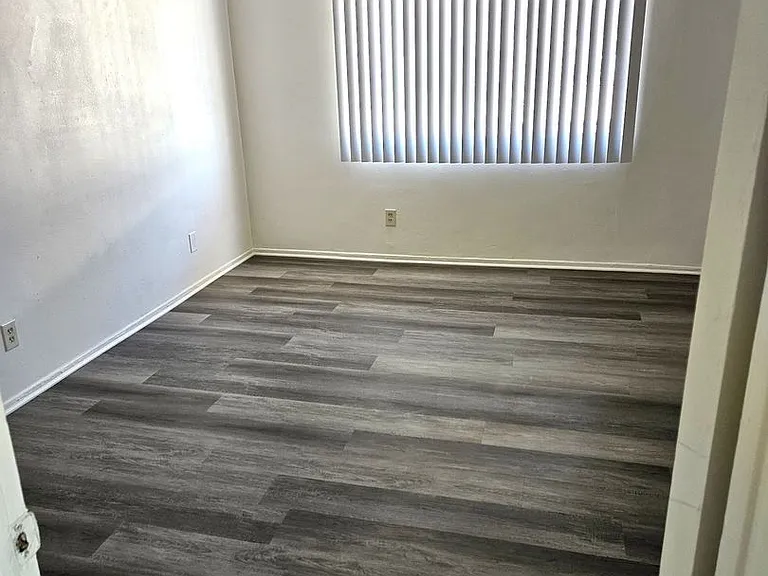 8737 Burnet Ave #17 — Photo 8