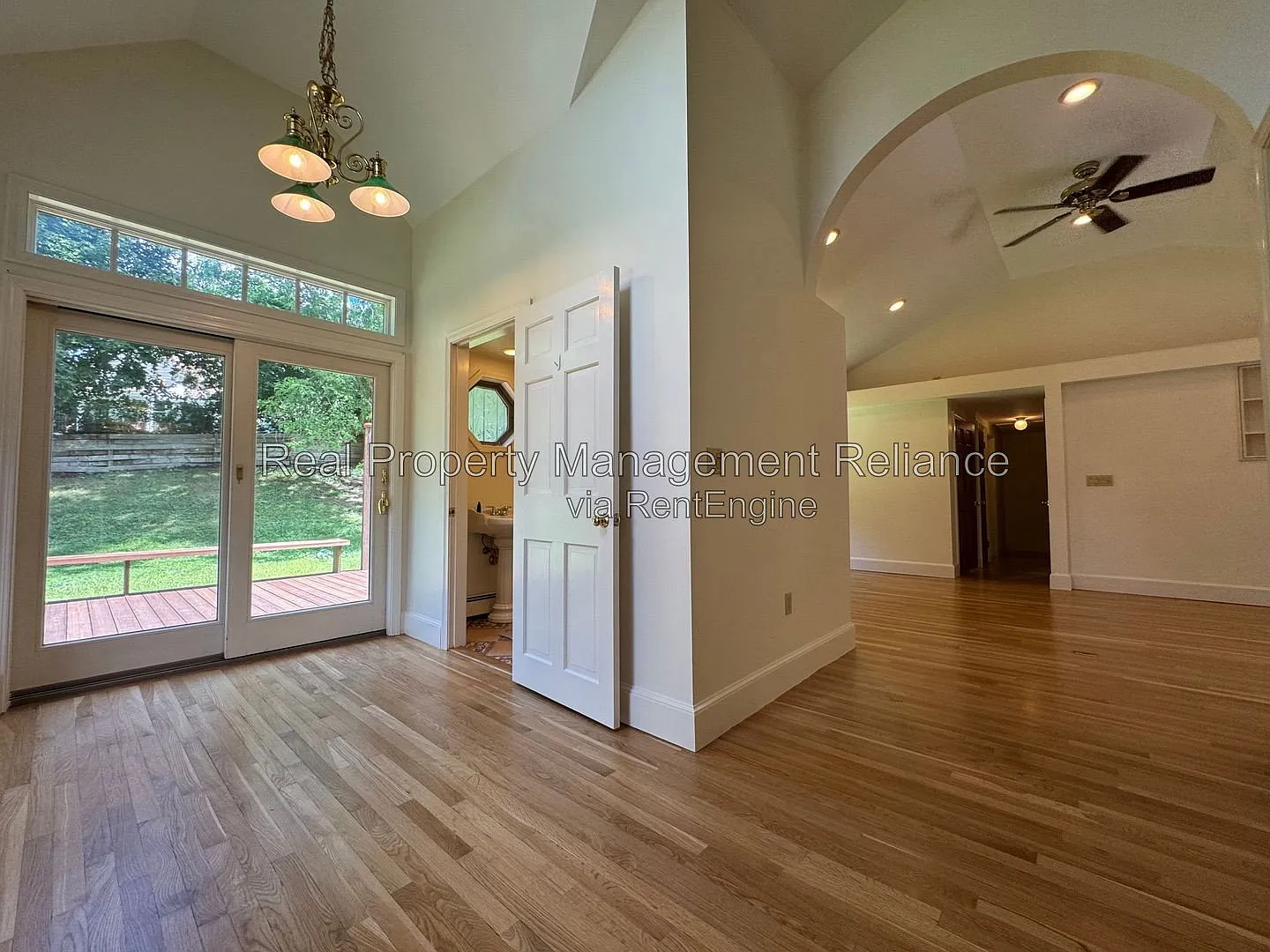 3 bed, 1.5 bath, 1636 sqft, $3,950 — Photo 1