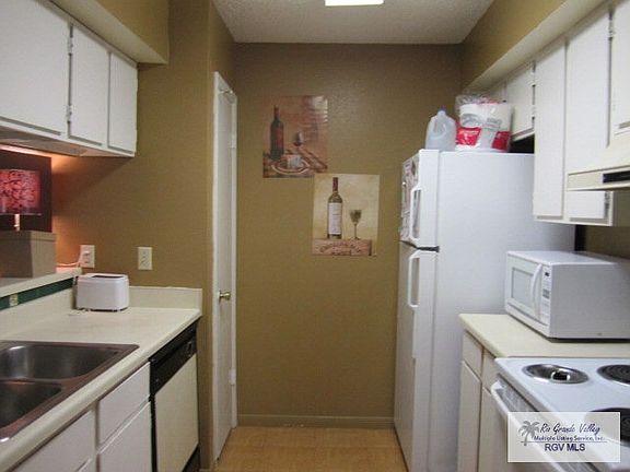 3rd image of 3500 Carmen Ave