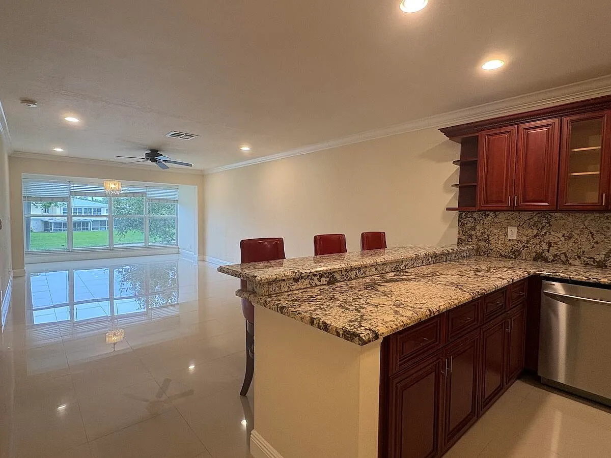 2 bed, 2.0 bath, 1148 sqft, $2,175 — Photo 4