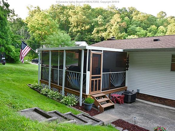 4th image of 99 Oakmont Dr