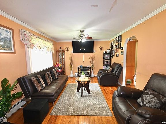 3rd image of 1150 Connetquot Avenue