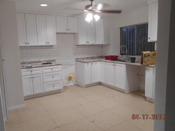 4th image of 10615 Quezada Ave
