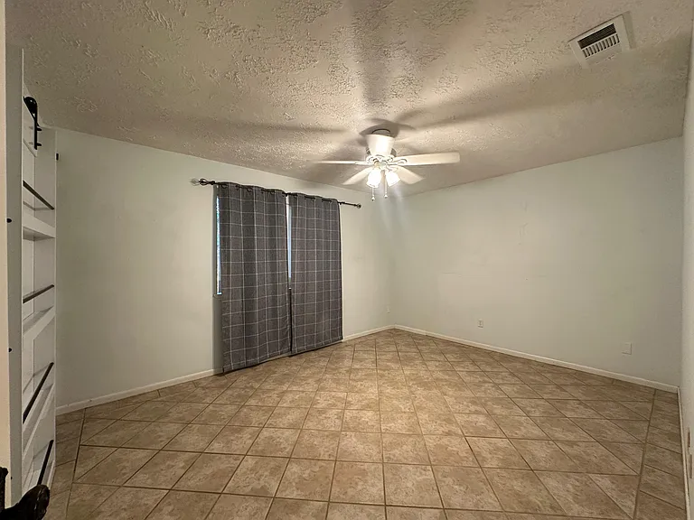 5408 Cunningham Dr — Photo 10