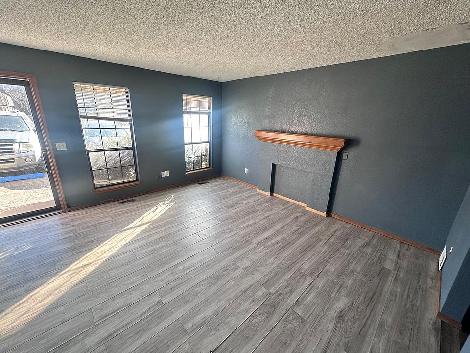 1st image of 1411 N Rockwell Ave