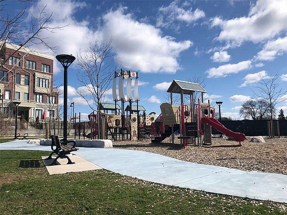 3rd image of 90 Eastwood Park Gdns #21