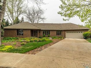 2904 W Spruceleigh Ct, Sioux Falls, SD 57105