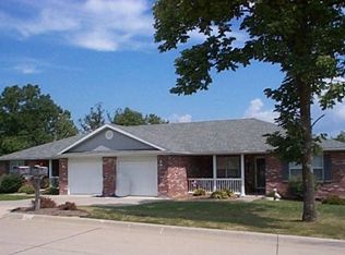 1222 Duane Swift Pkwy, Jefferson City, MO 65109