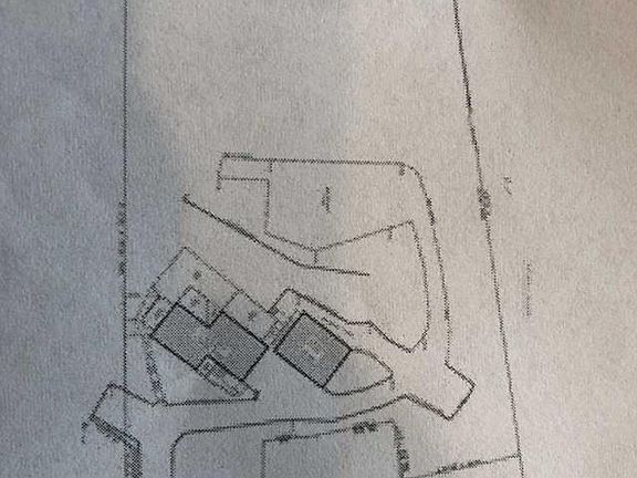2nd image of 8 Glen Hill Ln
