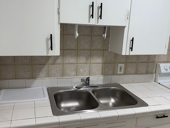 3rd image of 7818 Grand Canal Dr