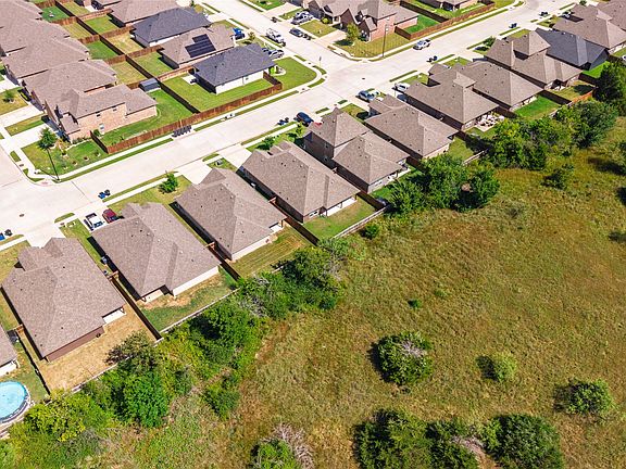 5th image of 7904 Grant Ln