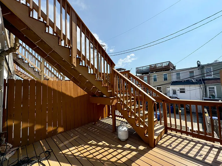 415 S Bouldin St — Photo 26