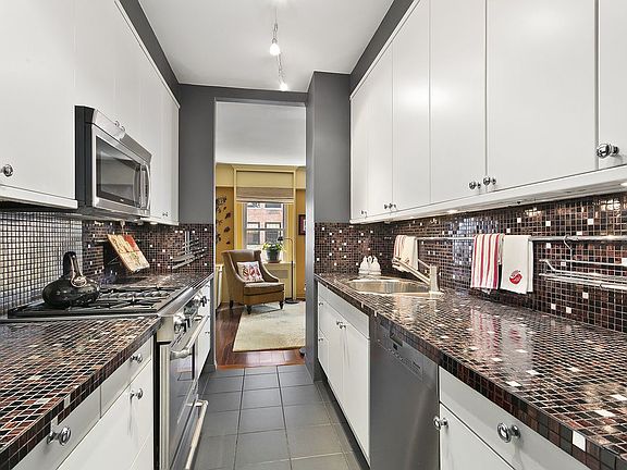 5th image of 1197 Park Ave #12H