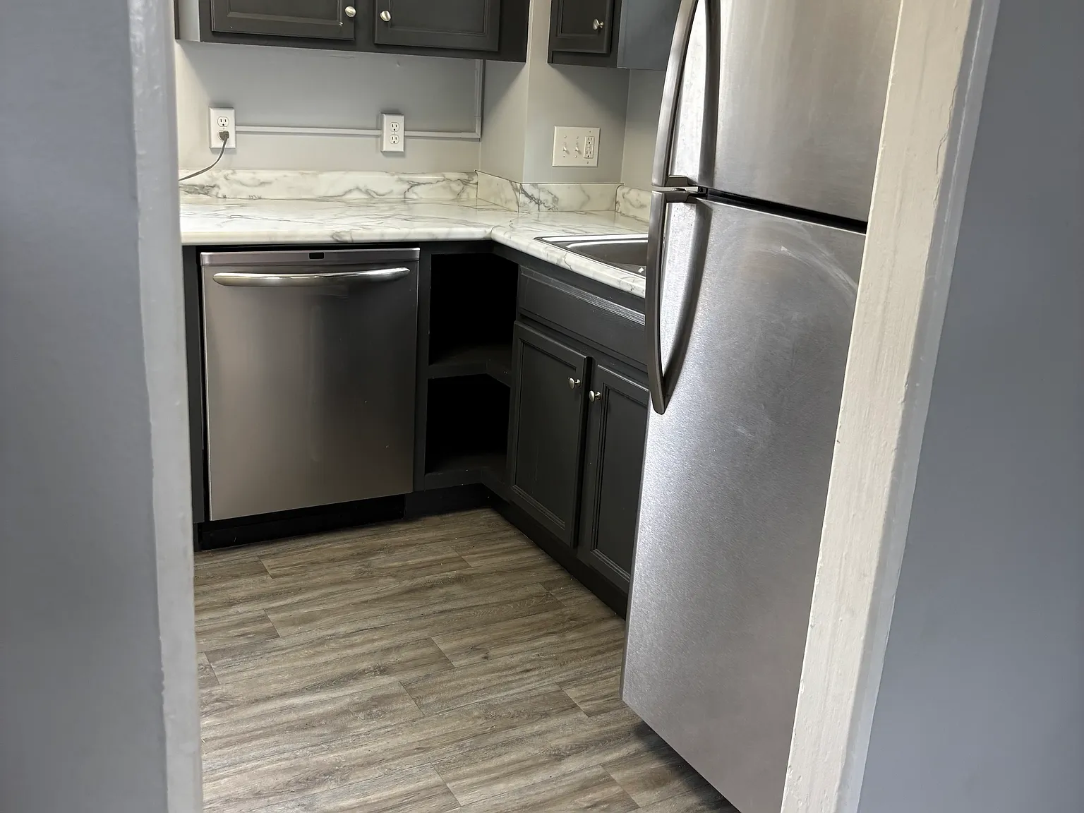 8 Hobart Cir — Photo 4