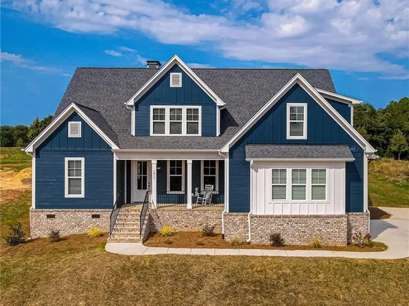 1011 Compass Rose Ct, Lewisville, NC 27023