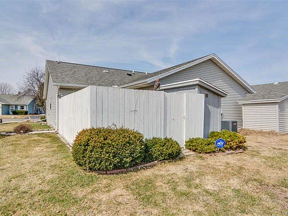 2nd image of 1401 Berkley Cir