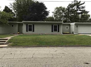 1905 Castle Ave, Bloomington, IL