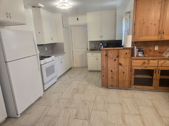 4th image of 7401 Errol Dr