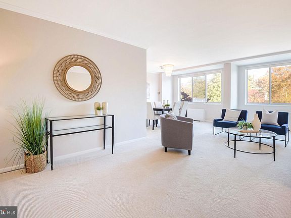 5th image of 10401 Grosvenor Pl APT 121
