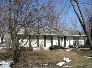 1813 Grant Ave, Charleston, IL