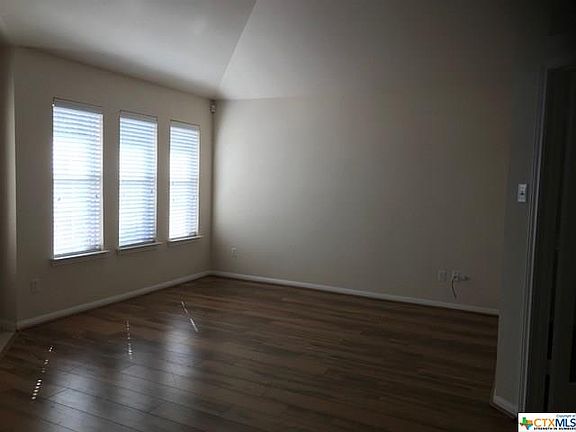 5th image of 423 Ponderosa Dr