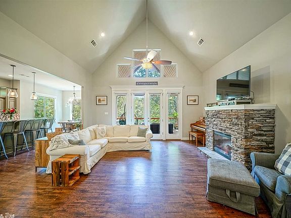3rd image of 547 Wilson Lake Ln
