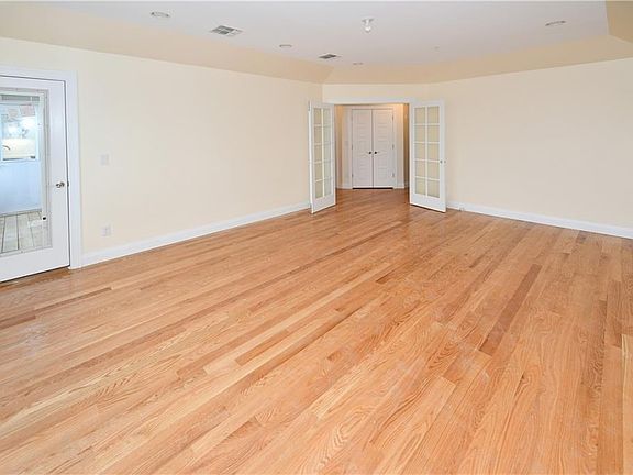4th image of 173 Route 306 Unit 201