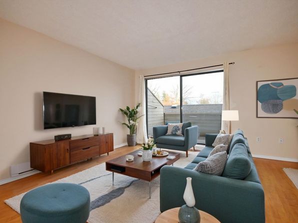 8160 Colonial Dr #205, Richmond, BC V7C 4T7