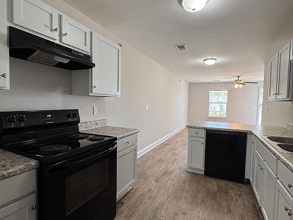 5th image of 200 Walnut Hill Dr #A