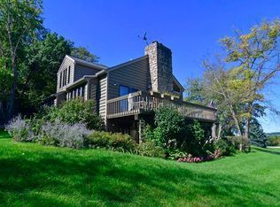 7 Valley Rd, Galena, IL 61036