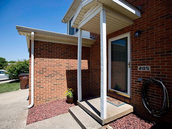 3rd image of 205 Mary Rose Ln